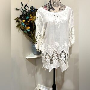 KEREN hart White Embellished Lace & Embroidered 3/4 sleeves Top Size Small
